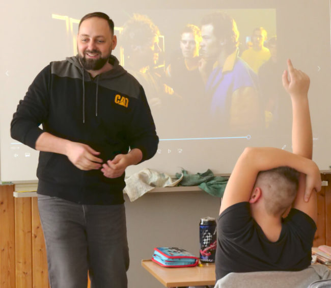 The HY Worker Pavel Kotoucek talks to children about the dangers of bullying.