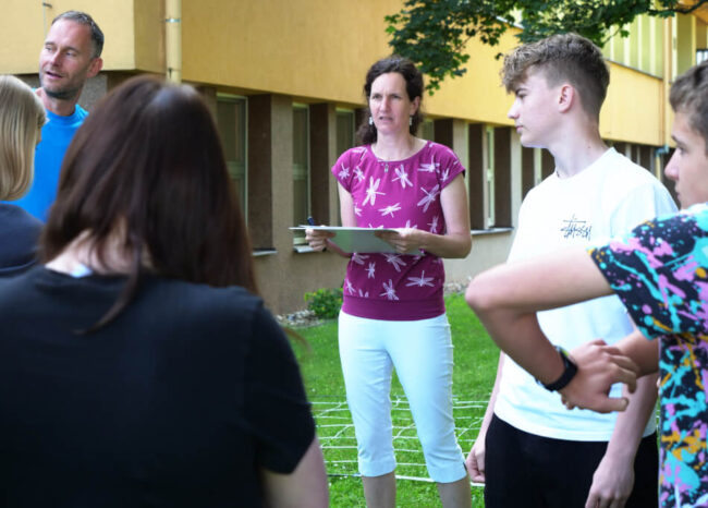 The HY Worker Petra Dadakova explains the rules of the game.