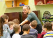 Radka Folwarczna among enthusiastic pupils.