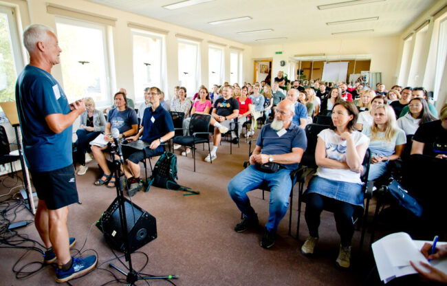 The participants of the Healthy Youth Workers’ Conference 2025 filled the entire hall. Everyone is listening to Frantisek Krampota's contribution.