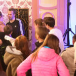 After the concert, there is still time for interviews, autographs, acknowledgments...